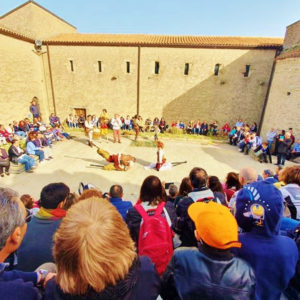 “Viaggio nel Medioevo”: spettacolo e visita gratuita al Castello di Montalbano Elicona