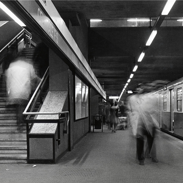 La rossa con occhi nuovi - Visita guidata sulla Metropolitana milanese