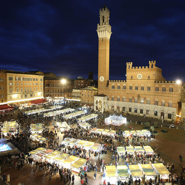 A Siena torna il Mercato nel Campo