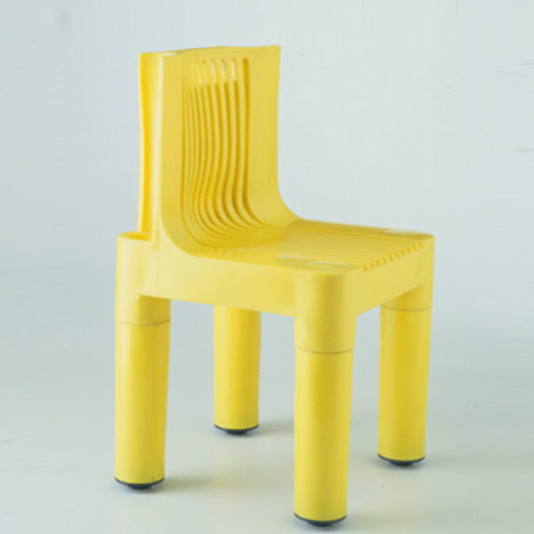 Design italiano: "K4999" la sedia smontabile realizzata nel 1959 da Marco Zanuso e Richard Sapper per Kartell