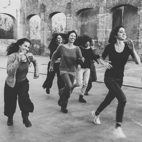 Teatro: "Come tutte le ragazze libere: un tentativo di libertà in una piccola città"