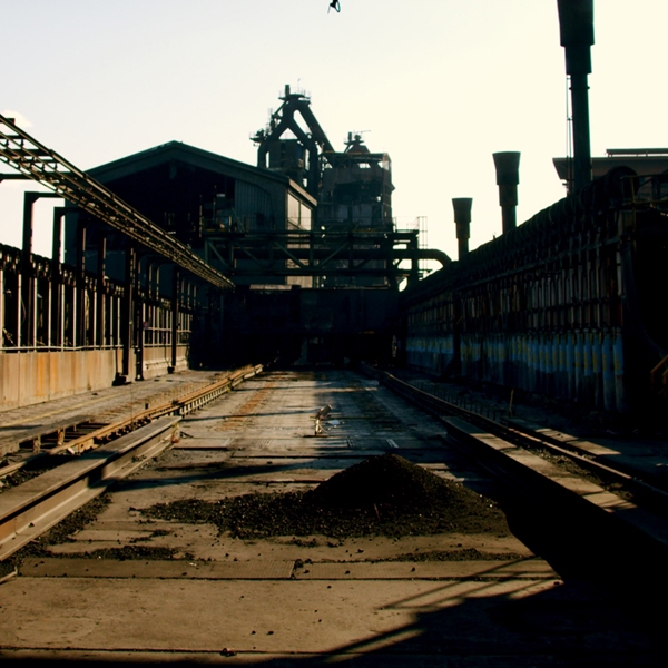 "L'ultimo calore d'acciaio": il docufilm sulla storia della Ferriera di Trieste e della sua dismissione