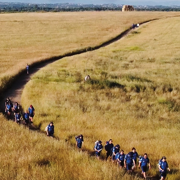 "Sul sentiero blu": il documentario sul viaggio di un gruppo di giovani autistici sull'antica via Francigena