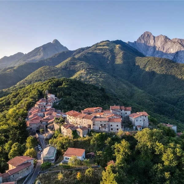 Performance collettiva: "Solo un po’ di Luna (La Lunigiana è mia nonna)"