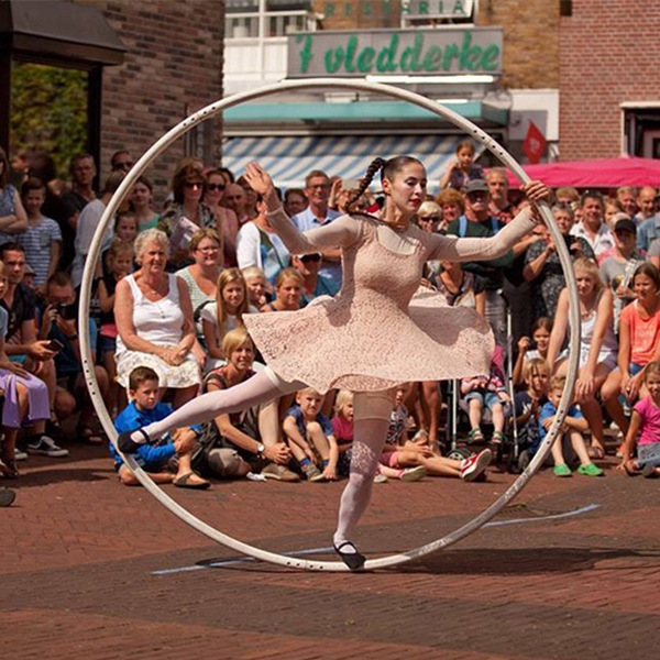 La luna nel pozzo - Festival del Teatro di Strada - XXVII edizione