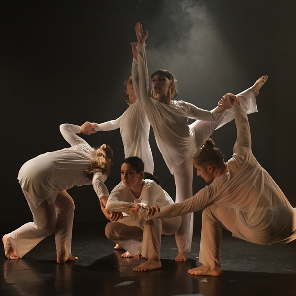 Canova, Bruchon e l'acqua al centro degli spettacoli con la Mandala Dance Company