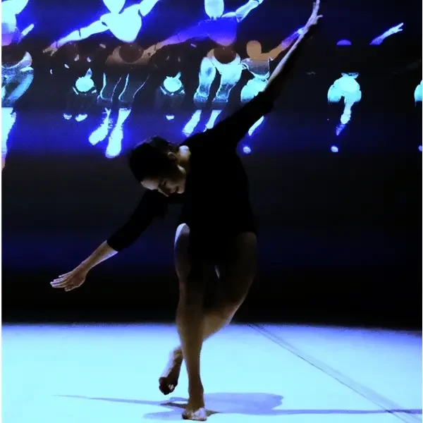 "Elle vive". Performance di Ariella Vidach