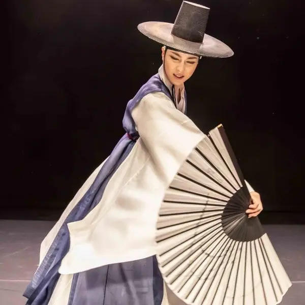 "Il sogno del Principe". Spettacolo di danza con gli "Hanbok" coreani