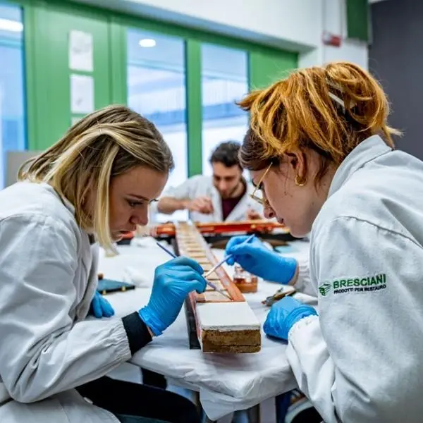 Laboratorio di restauro degli oggetti più iconici del Museo del Design Italiano